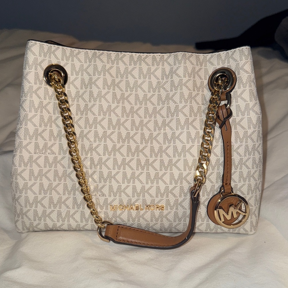 Michael Kors Signsture MK purse